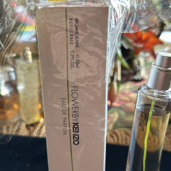 FLOWERBY KENZO - Picture 2 of 3